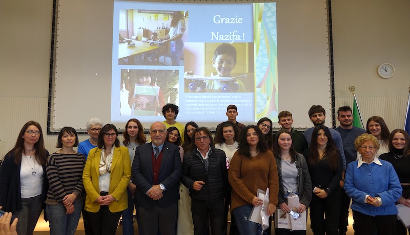 Foto di gruppo relatori e ragazzi