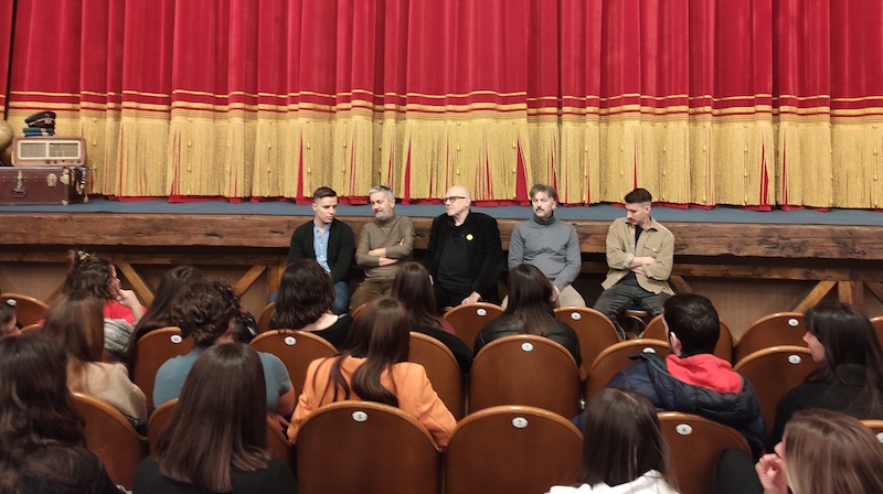 la compagnia teatrale incontra le ragazze e i ragazzi la compagnia teatrale incontra le ragazze e i ragazzi